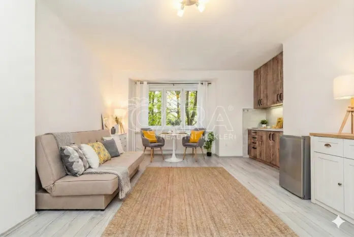 Prodej bytu 1+kk, Kralupy nad Vltavou - Lobeček, nám. Mládežníků, 27 m2