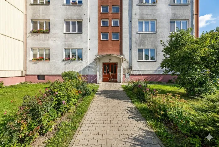 Prodej bytu 1+kk, Kralupy nad Vltavou - Lobeček, nám. Mládežníků, 27 m2