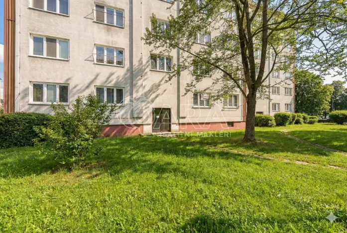 Prodej bytu 1+kk, Kralupy nad Vltavou - Lobeček, nám. Mládežníků, 27 m2