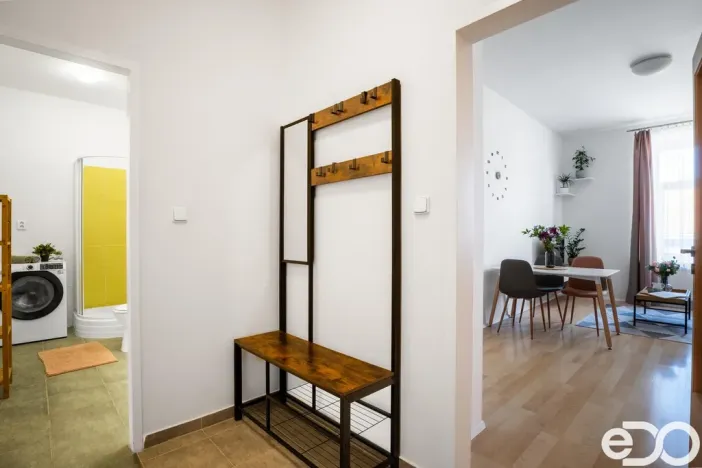 Prodej bytu 2+kk, Praha - Vysočany, Spojovací, 50 m2