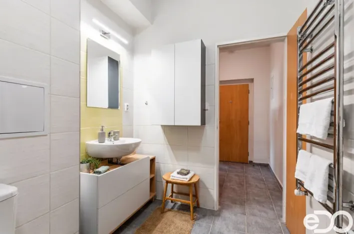 Prodej bytu 2+kk, Praha - Vysočany, Spojovací, 50 m2