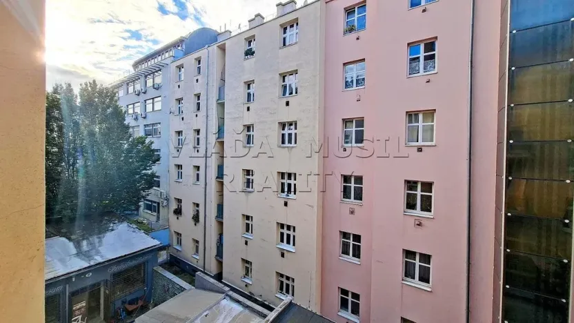 Pronájem bytu 1+1, Praha - Libeň, Novákových, 37 m2