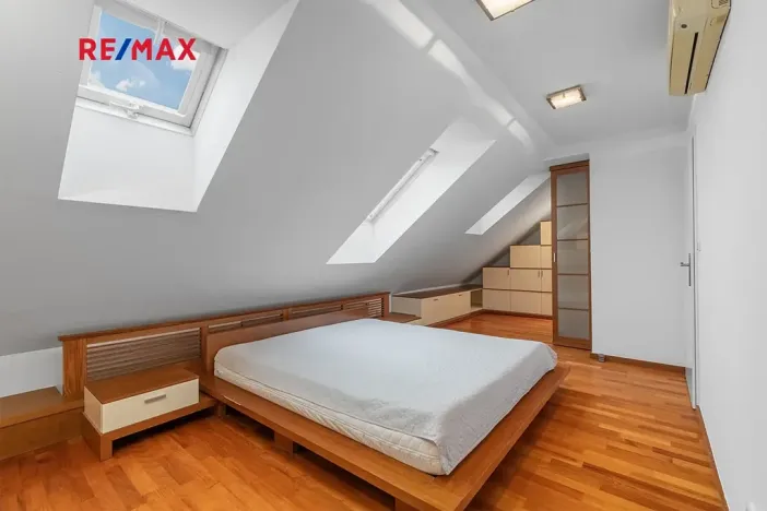 Prodej bytu 3+kk, Praha - Holešovice, Dobrovského, 107 m2