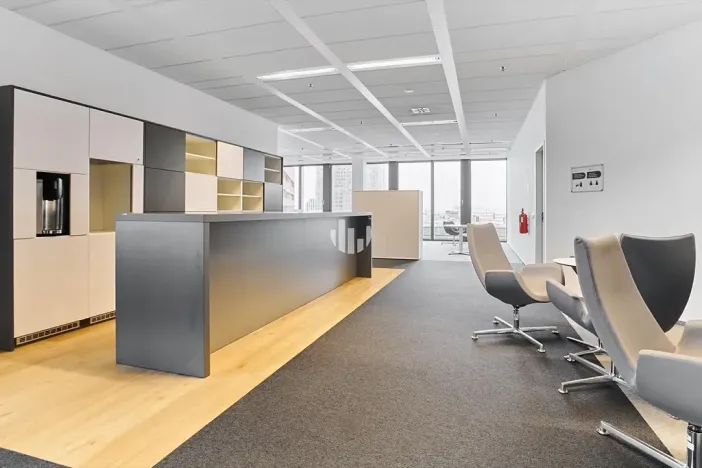 Pronájem kanceláře, Praha - Nusle, Pikrtova, 500 m2