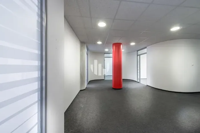 Pronájem kanceláře, Praha - Holešovice, Na Maninách, 1450 m2