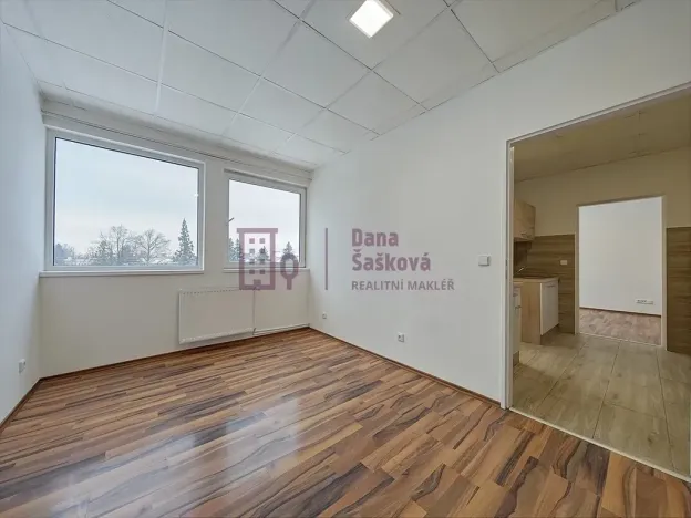 Pronájem bytu 2+1, Jindřichův Hradec, Miřiovského, 35 m2