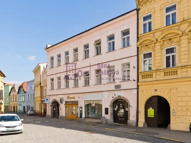 Pronájem bytu 2+1, Jindřichův Hradec, nám. Míru, 50 m2