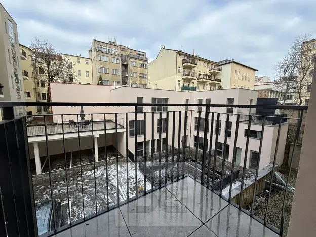 Pronájem bytu 2+kk, Praha - Vinohrady, Varšavská, 48 m2