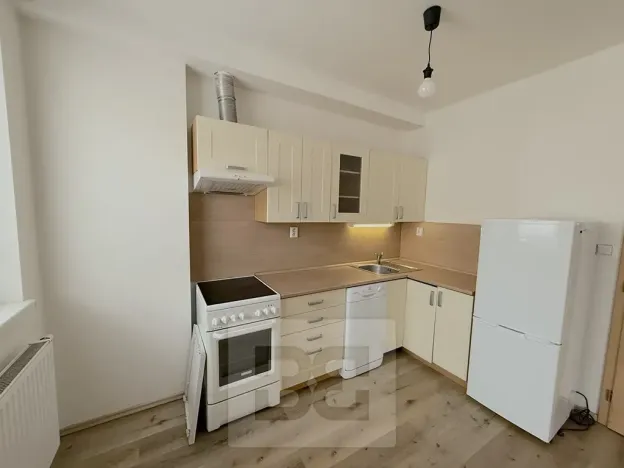 Pronájem bytu 1+kk, Praha - Radotín, Zbynická, 30 m2