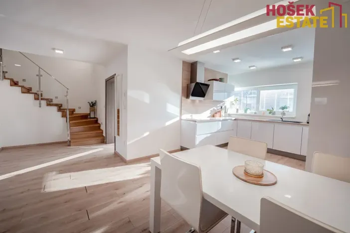 Prodej rodinného domu, Ochoz u Brna, Pod Skalkou, 156 m2