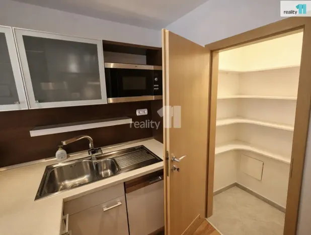 Pronájem bytu 2+kk, Praha - Jinonice, Hlubocká, 72 m2