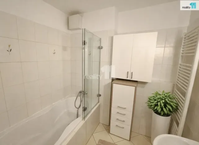 Pronájem bytu 2+kk, Praha - Jinonice, Hlubocká, 72 m2