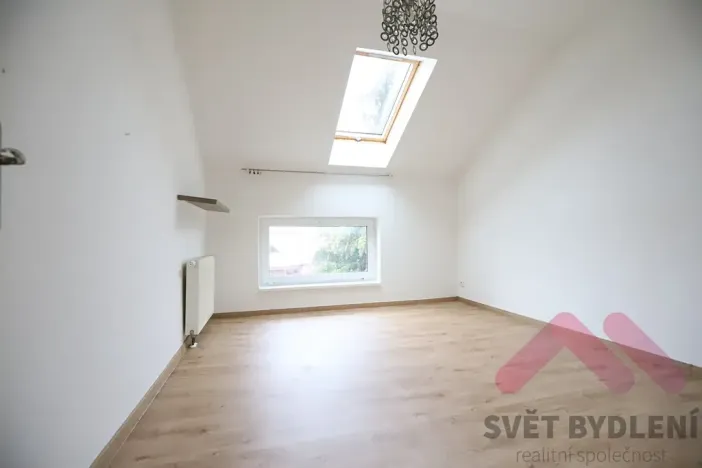 Pronájem rodinného domu, Vestec, Na Suchých, 142 m2