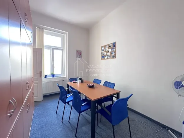 Pronájem kanceláře, Praha - Karlín, Prvního pluku, 59 m2