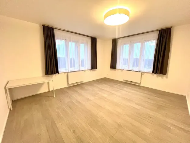 Pronájem bytu 3+1, Praha - Vinohrady, Vinohradská, 85 m2