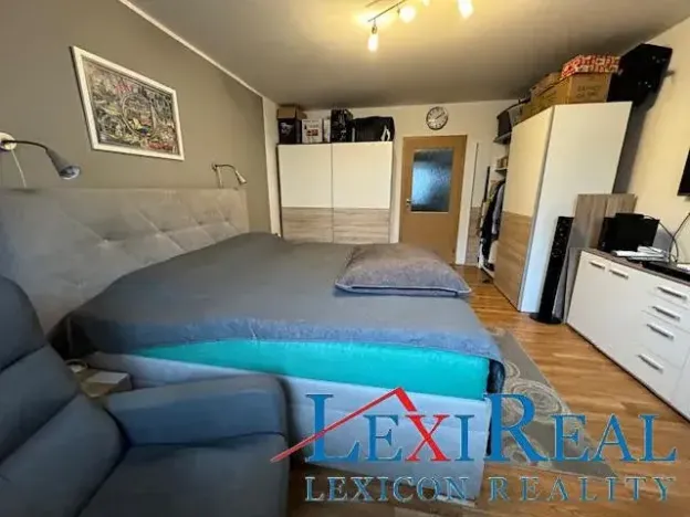 Prodej bytu 2+kk, Kozomín, 77 m2