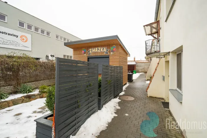 Prodej bytu 1+1, Lišov, třída 5. května, 42 m2