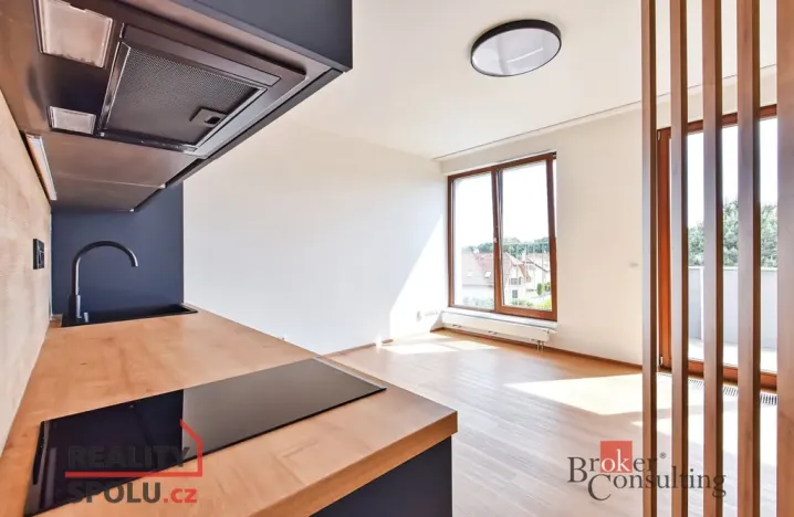 Prodej bytu 1+kk, Praha - Dolní Chabry, Ústecká, 31 m2