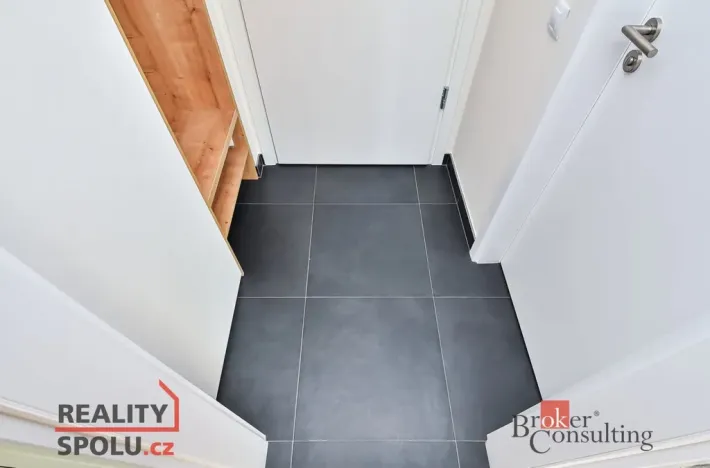 Prodej bytu 1+kk, Praha - Dolní Chabry, Ústecká, 31 m2