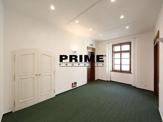 Pronájem kanceláře, Praha - Staré Město, Husova, 167 m2