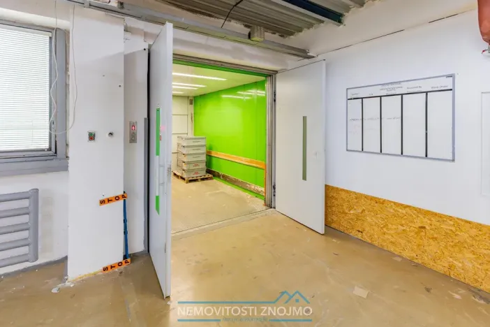 Pronájem skladu, Znojmo, Uhelná, 450 m2