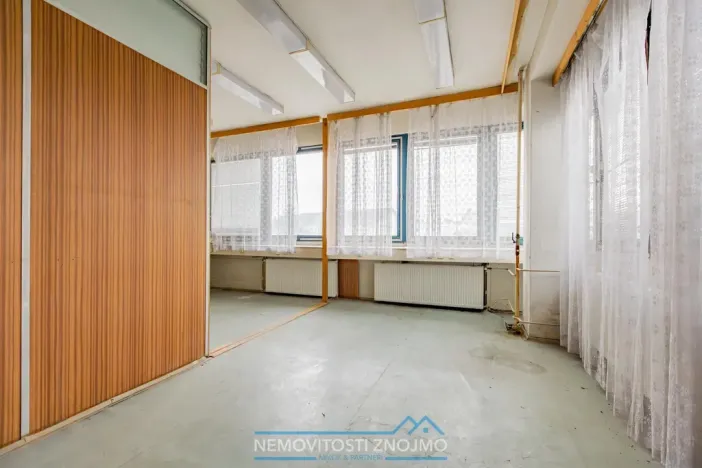 Pronájem skladu, Znojmo, Uhelná, 450 m2