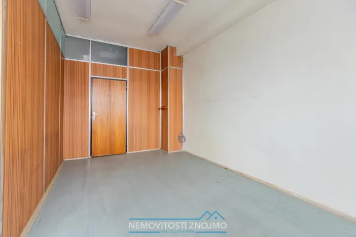 Pronájem skladu, Znojmo, Uhelná, 450 m2