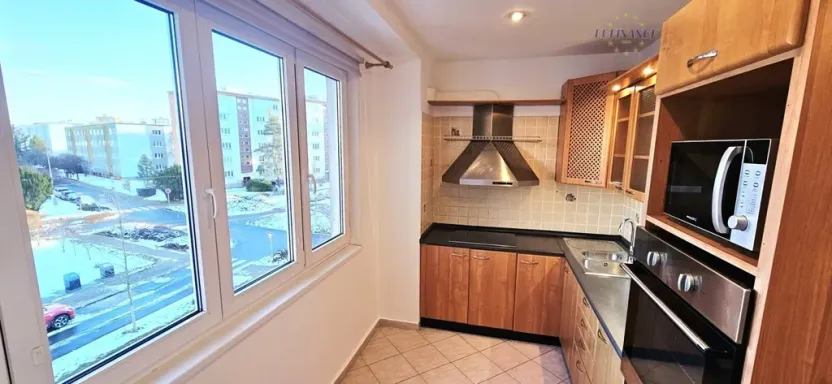 Prodej bytu 2+1, Kralupy nad Vltavou - Lobeček, nám. Mládežníků, 53 m2