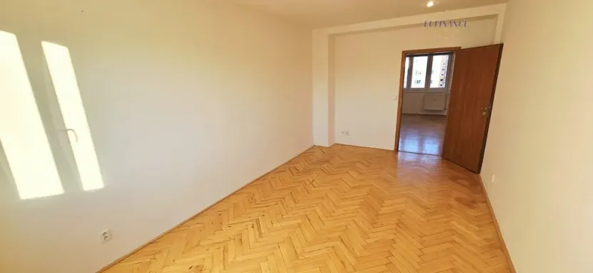 Prodej bytu 2+1, Kralupy nad Vltavou - Lobeček, nám. Mládežníků, 53 m2