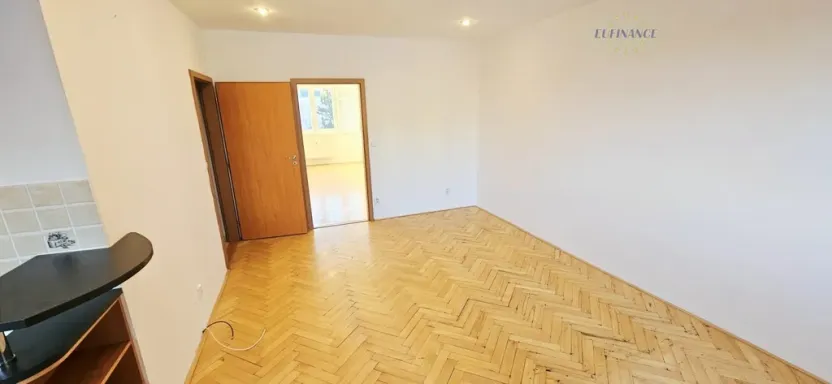 Prodej bytu 2+1, Kralupy nad Vltavou - Lobeček, nám. Mládežníků, 53 m2