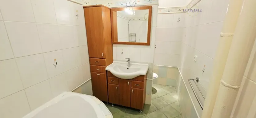 Prodej bytu 2+1, Kralupy nad Vltavou - Lobeček, nám. Mládežníků, 53 m2