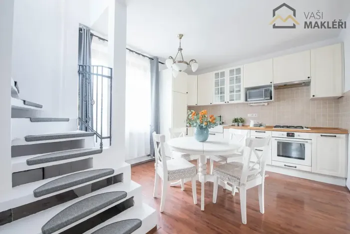 Pronájem rodinného domu, Mochov, Na Zátiší, 183 m2