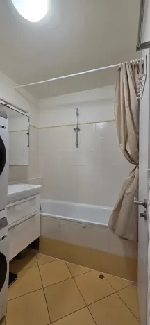 Prodej bytu 3+kk, Zbuzany, Lomená, 72 m2