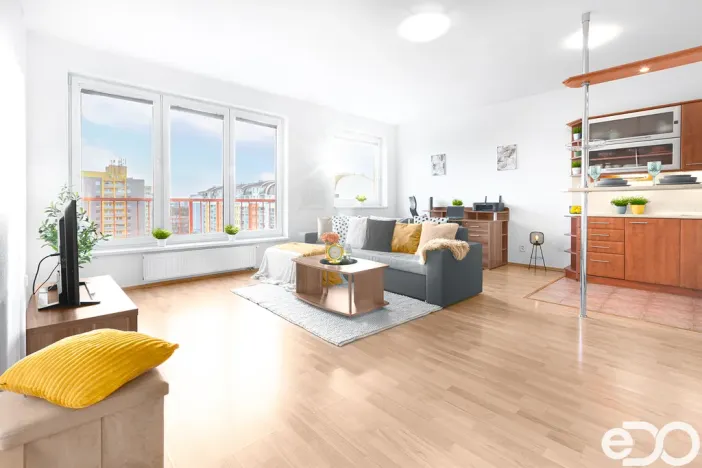 Prodej bytu 2+kk, Praha, Místecká, 49 m2