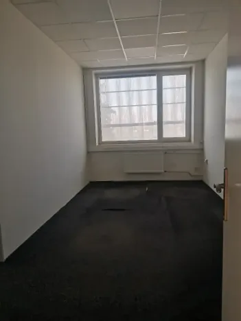 Pronájem kanceláře, Hradec Králové, Vážní, 99 m2