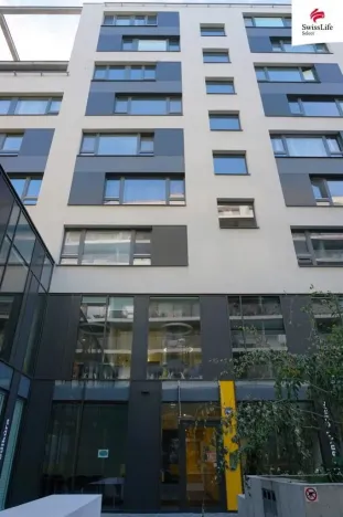 Pronájem bytu 1+kk, Praha - Karlín, Sokolovská, 34 m2