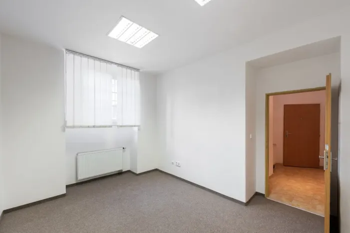 Pronájem kanceláře, Praha - Bubeneč, Puškinovo náměstí, 91 m2