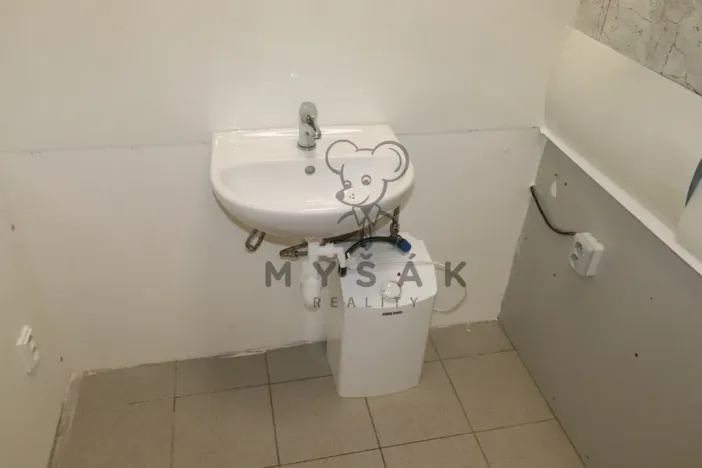 Pronájem obchodního prostoru, České Budějovice - České Budějovice 3, Pražská tř., 24 m2