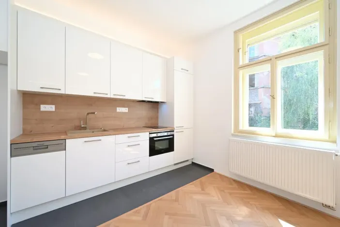 Pronájem bytu 1+kk, Praha - Smíchov, Na Březince, 30 m2
