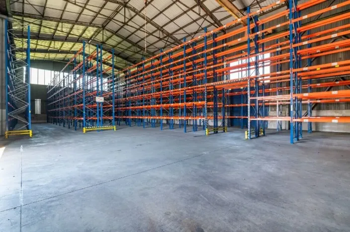 Pronájem skladu, Sosnová, 4438 m2