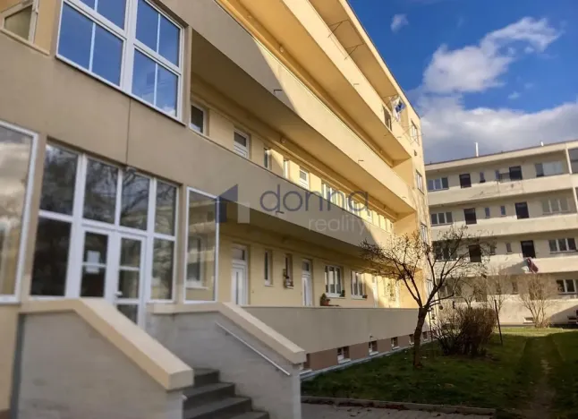 Pronájem bytu 2+kk, Praha, Neveklovská, 45 m2