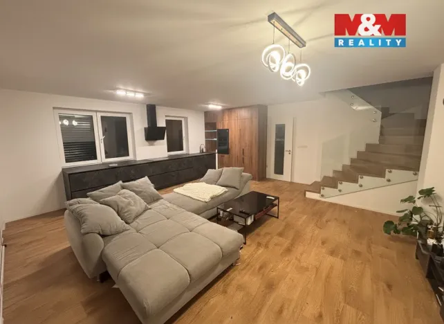 Pronájem rodinného domu, Praha - Březiněves, Poštolčí, 141 m2