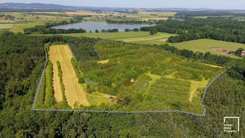 Prodej komerčního pozemku, Čejkovice, 121779 m2