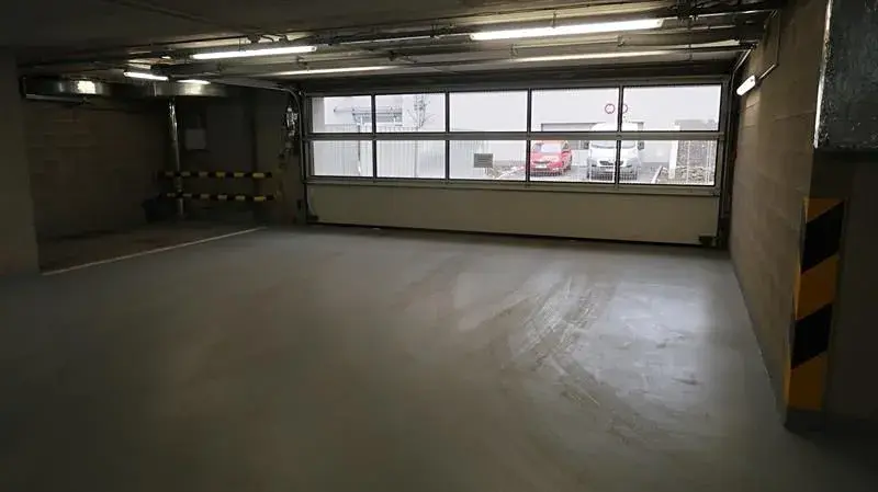 Pronájem garážového stání, Praha - Hodkovičky, Šífařská, 12 m2