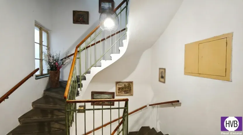 Prodej rodinného domu, Dobrovice, Palackého náměstí, 300 m2