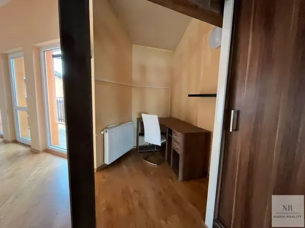 Pronájem bytu 2+kk, Karlovy Vary, Závodu míru, 68 m2