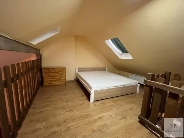 Pronájem bytu 2+kk, Karlovy Vary, Závodu míru, 68 m2