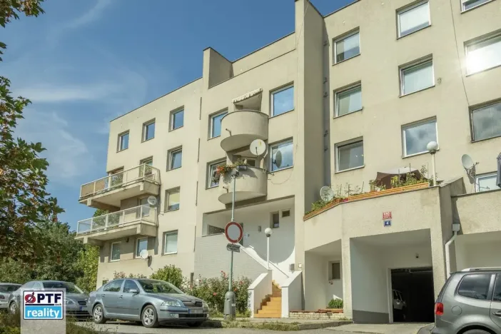 Prodej bytu 3+1, Praha - Hlubočepy, Kříženeckého náměstí, 88 m2