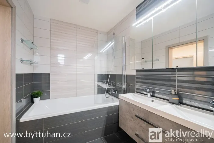 Prodej bytu 3+kk, Tuhaň, 79 m2