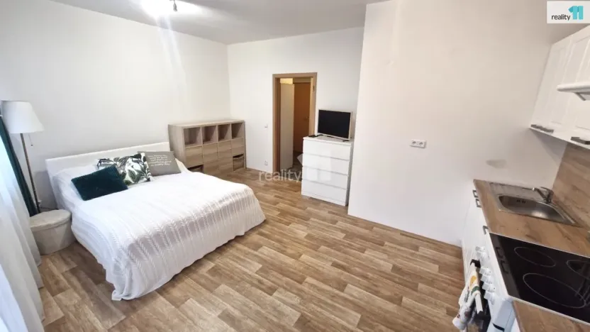 Pronájem bytu 1+kk, Praha - Hostivař, Vladycká, 33 m2